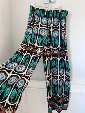 Wide-Leg Floral Print Pants in Teal & Black